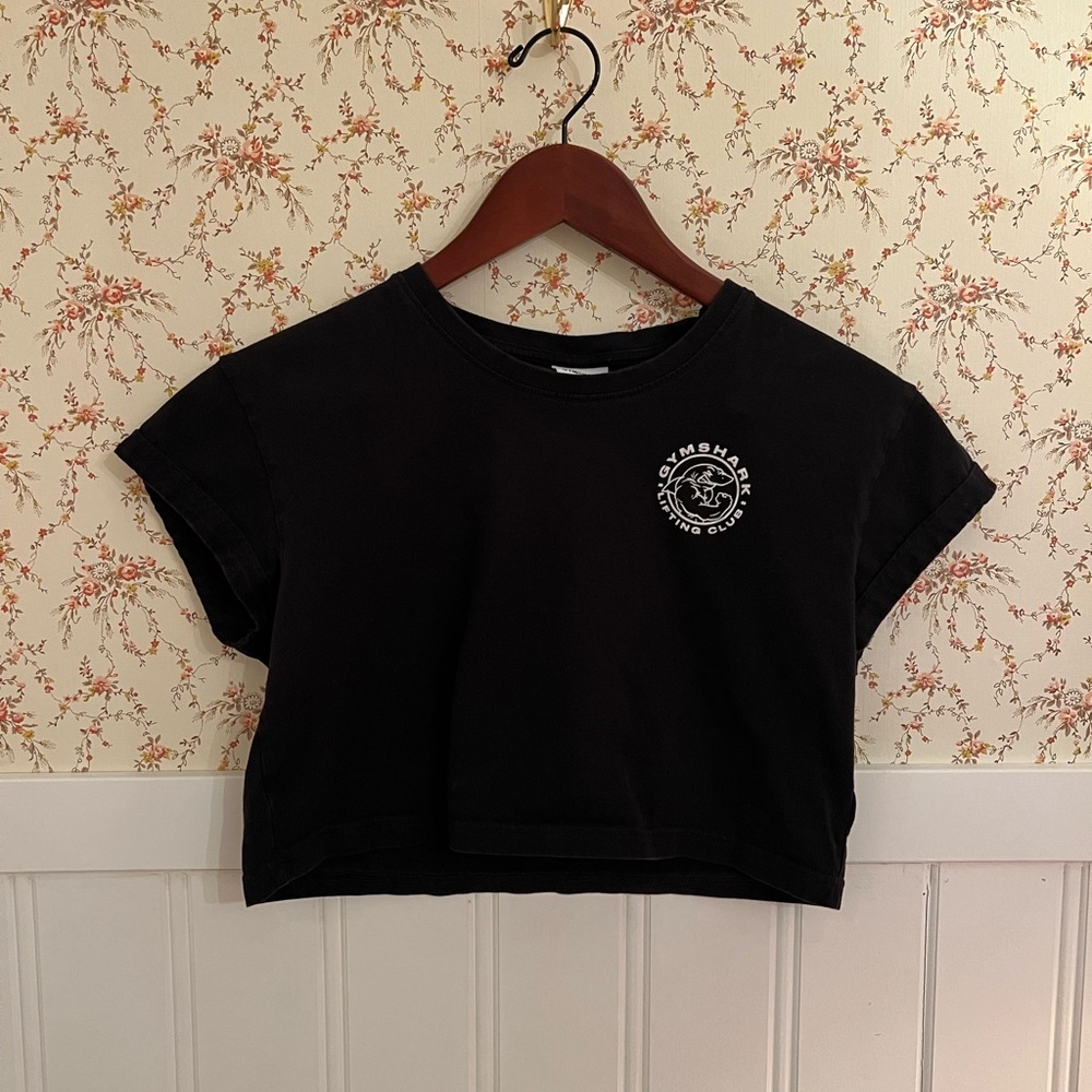 Gymshark cropped black tee